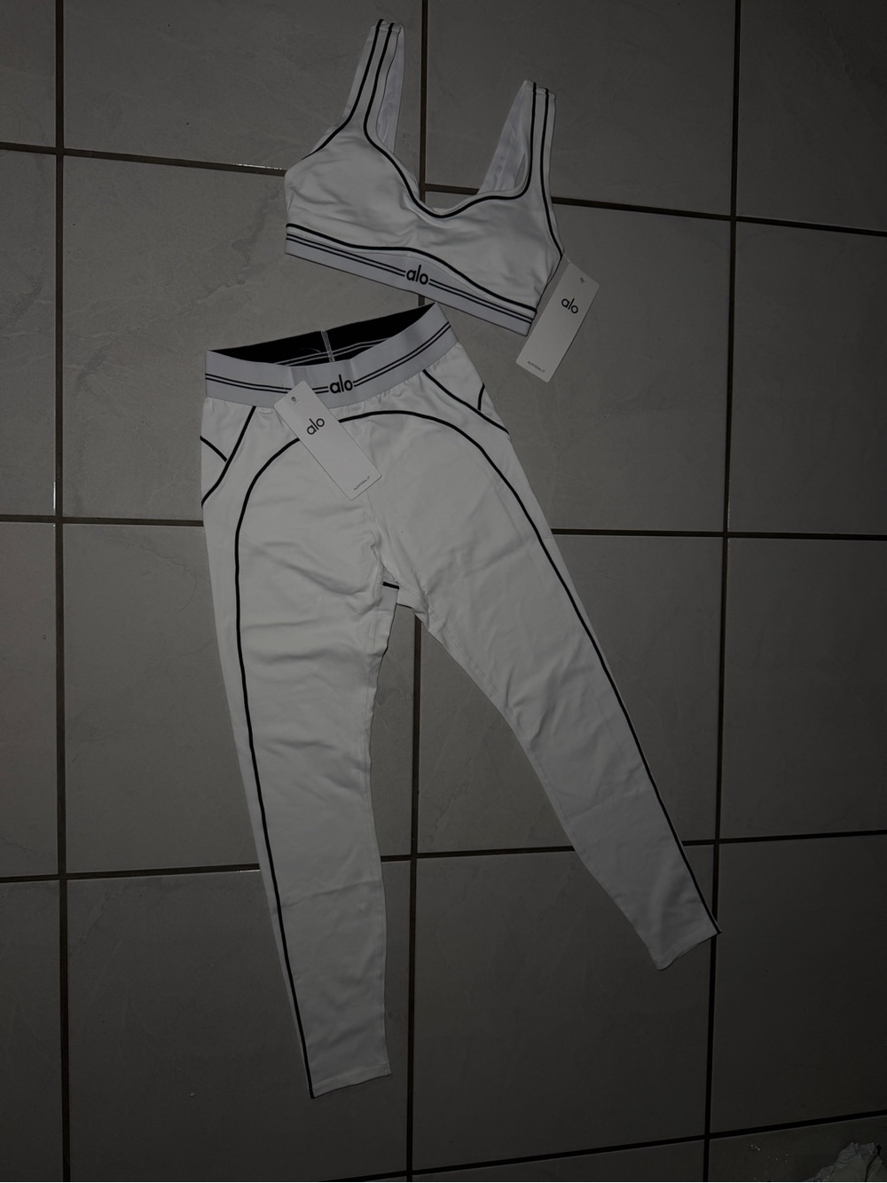 ALO Yoga White High-Rise Leggings with Black Contrast Piping